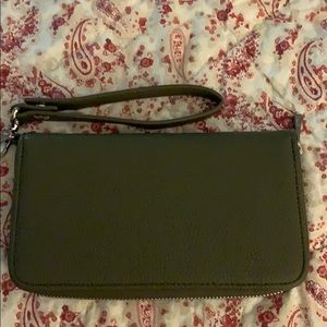 Thirty-one ‘All about the Benjamins’ wristlet